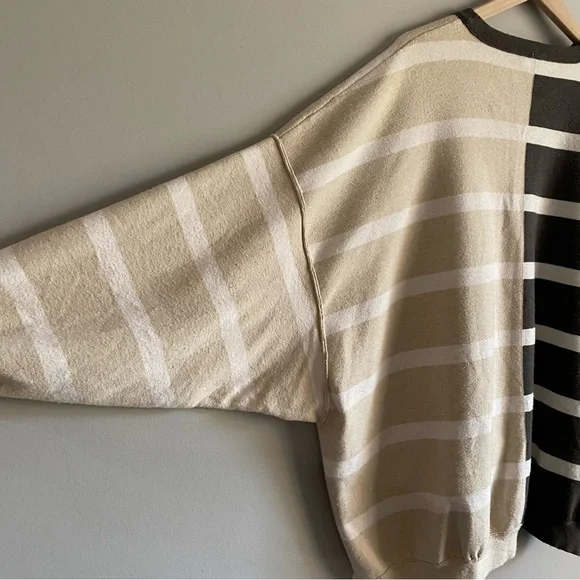 Free People Uptown Oversized Gray & Cream Striped Pullover Sweatshirt EUC Small - Picture 7 of 12